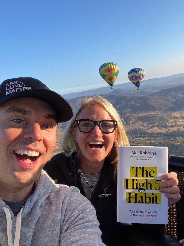 The High 5 Habit Summary: Mel Robbins'